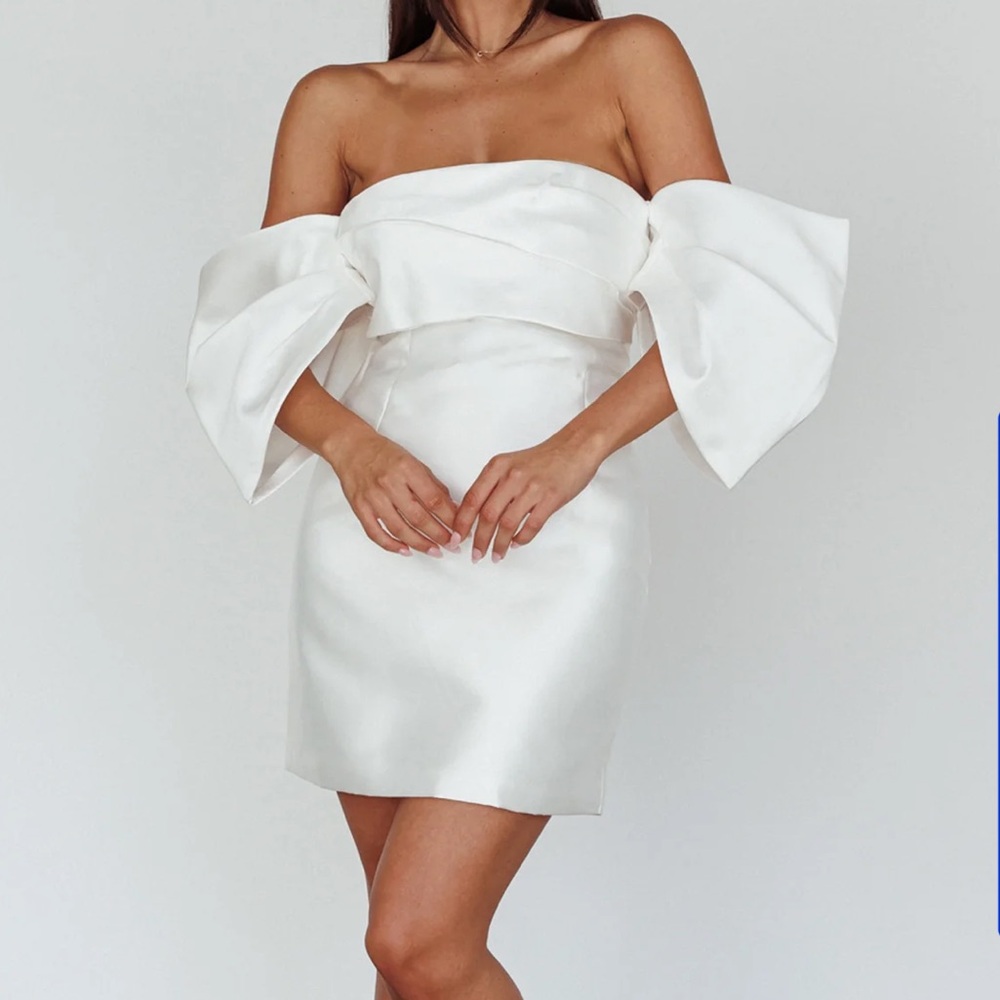Selfie Leslie MAGNOLIA OFF-SHOULDER MINI DRESS WHITE